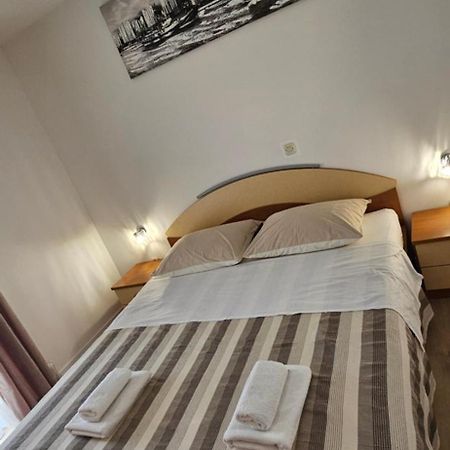 Sky Apartments ポドストラナ エクステリア 写真