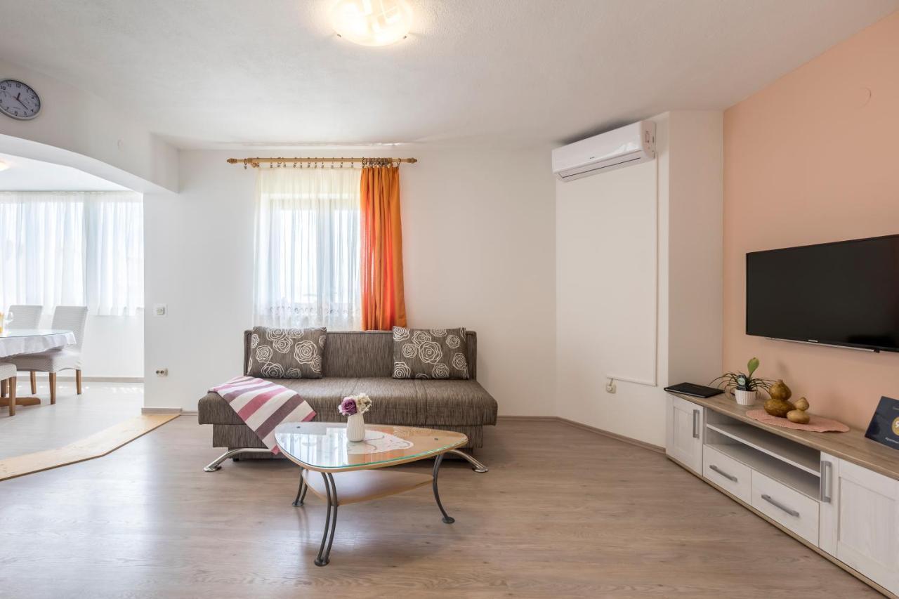 Sky Apartments ポドストラナ エクステリア 写真