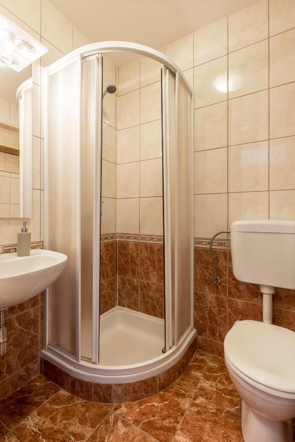 Sky Apartments ポドストラナ エクステリア 写真