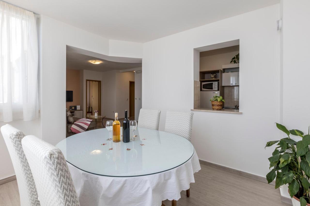 Sky Apartments ポドストラナ エクステリア 写真